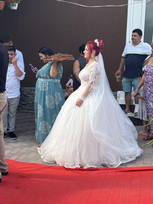 Vand rochie de mireasa