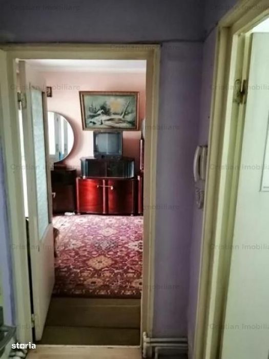 - Garsoniera confort 1 decomandata zona Obor