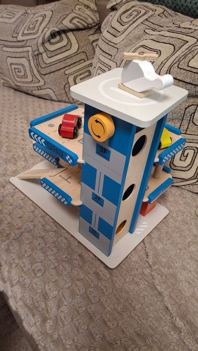 Garaj din lemn Montessori 3 niveluri + masinute