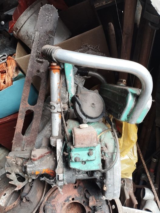 Продам бензопилу, возможны варианты!