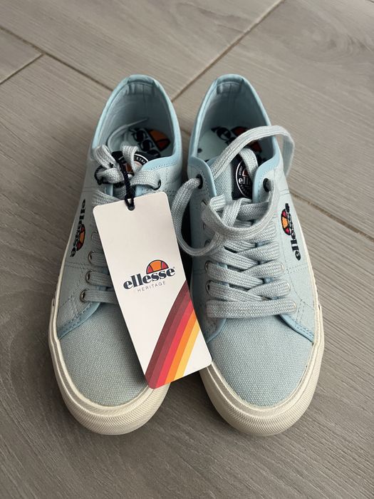Ellese adidasi nou
