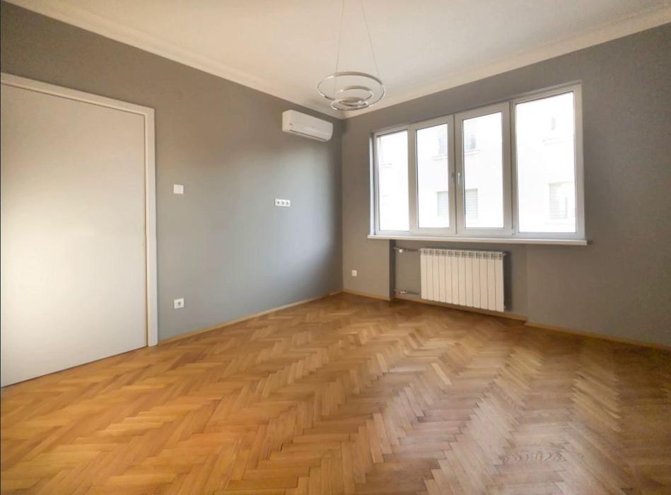 Дава се под наем Тристаен апартамент в София, Център - 110 кв.м за 1500 € - Снимка #5