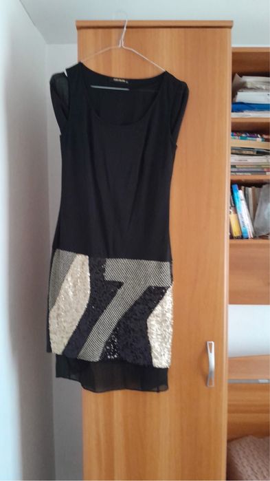 Rochie neagra cu paiete si tulle