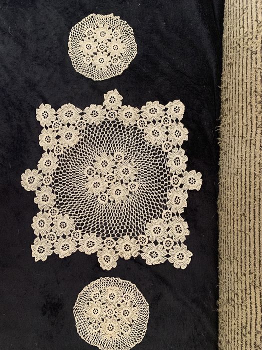 Чисто нови ръчно изпаботени карета на една кука