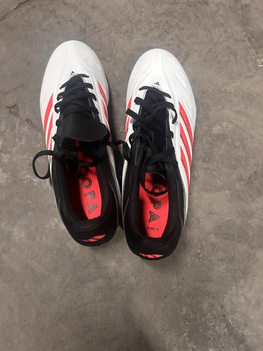 Адидас футболни обувки