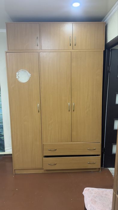 Отдам бесплатно шкафы и мебель
