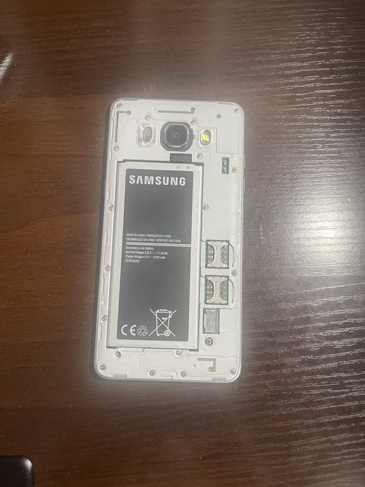 Продам самсунг J5 2016