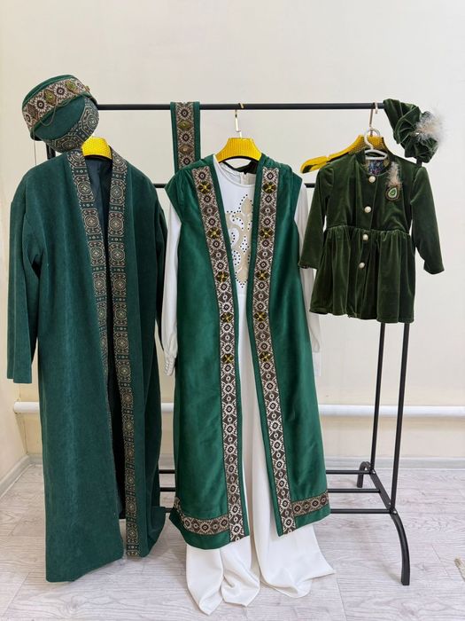 Киімдер сатылады