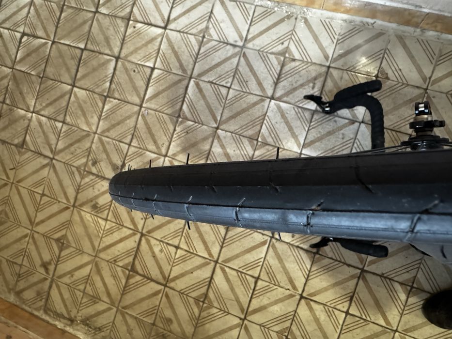 Продаю шоссейный велосипед Giant Contend 3