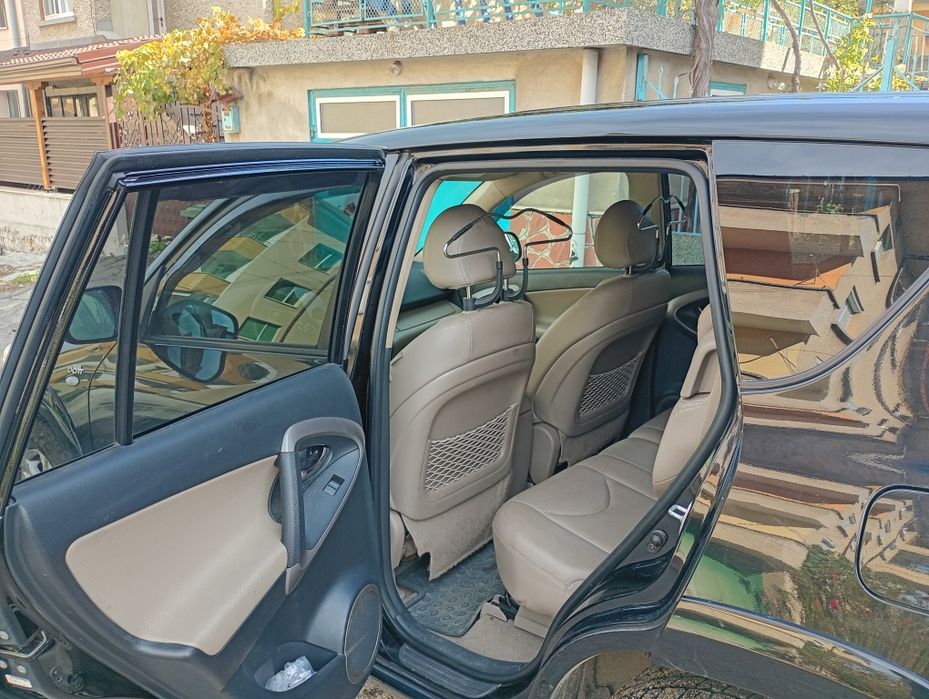Тойота RAV 4 не зарежда