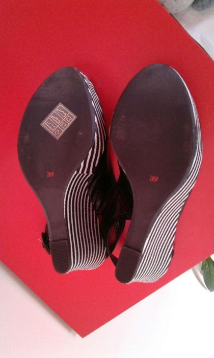 Нови ест.кожа сандали на платформа