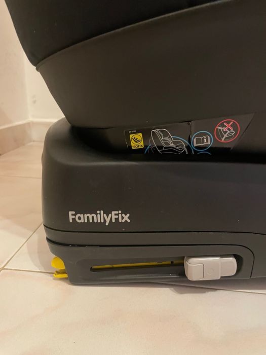 Столче за кола Maxi-Cosi Pearl с Isofix система FamilyFix