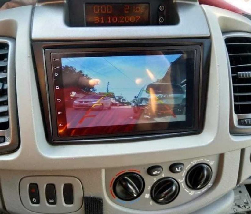 Navigatie Android Renault Trafic Opel Vivaro Waze YouTube GPS USB
