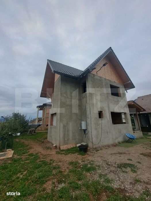 Vand 2 case la pret de una – 178.000 € (negociabil)