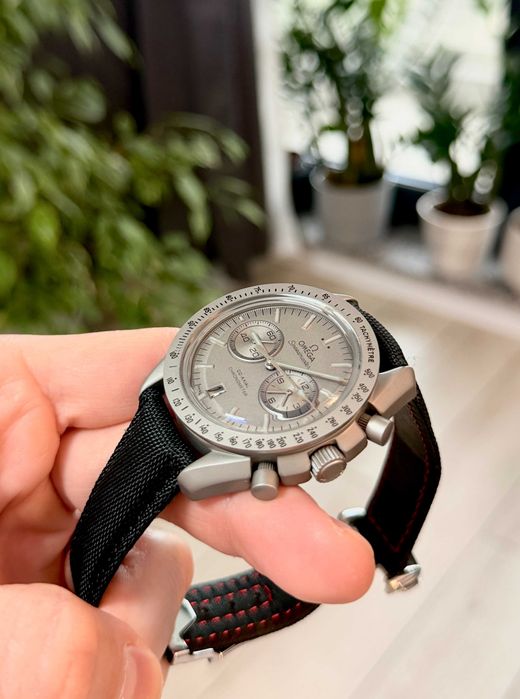 omega speedmaster gry