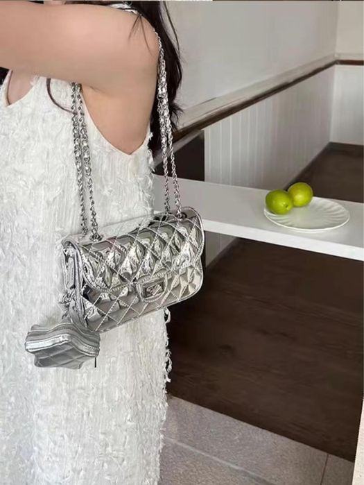 Сумка под брендом