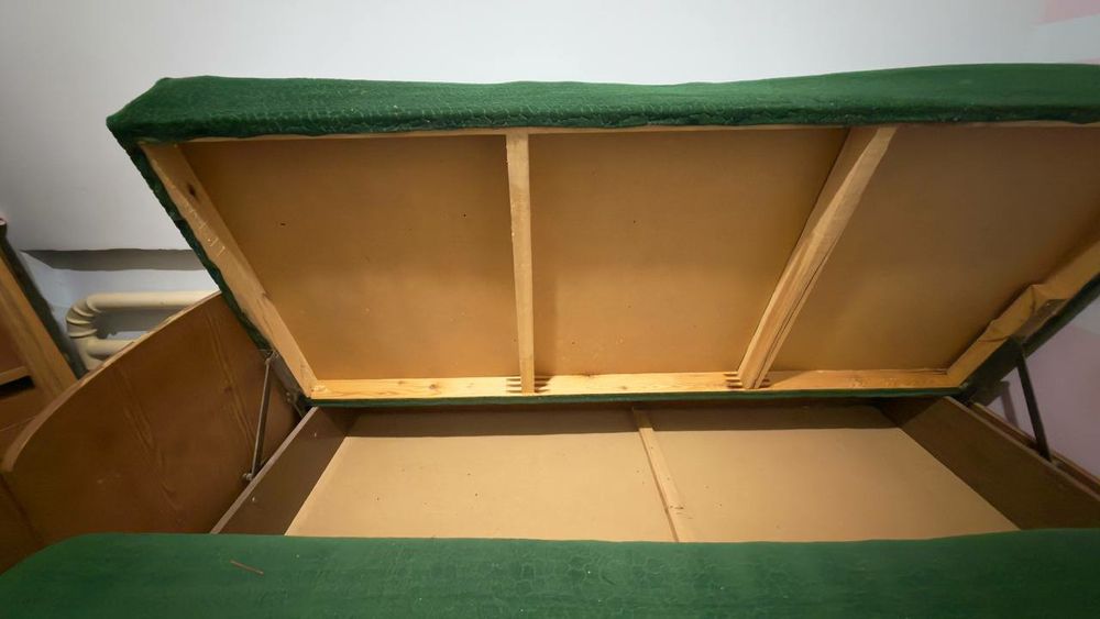 Продойотся кравать, крават сотилади