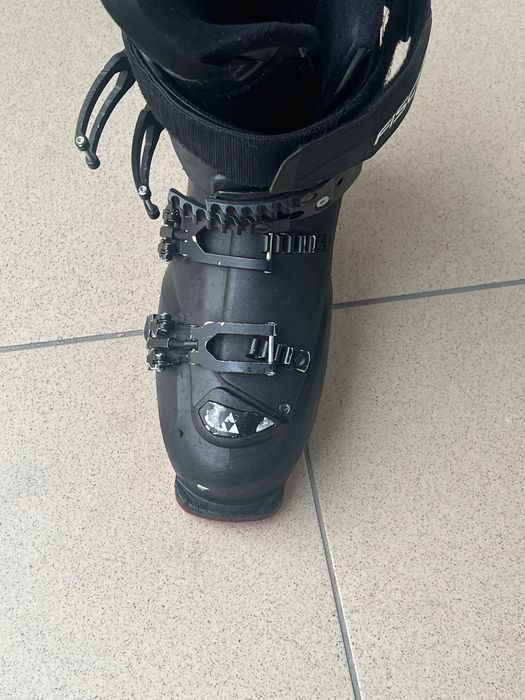 Vând clăpari de schi Fischer Cruzar 90.