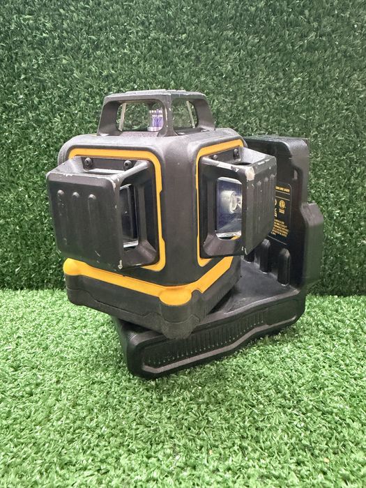 Лазерен нивелир Dewalt DCLE34031