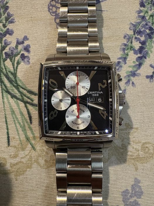Продавам часовник Certina DS C 001514