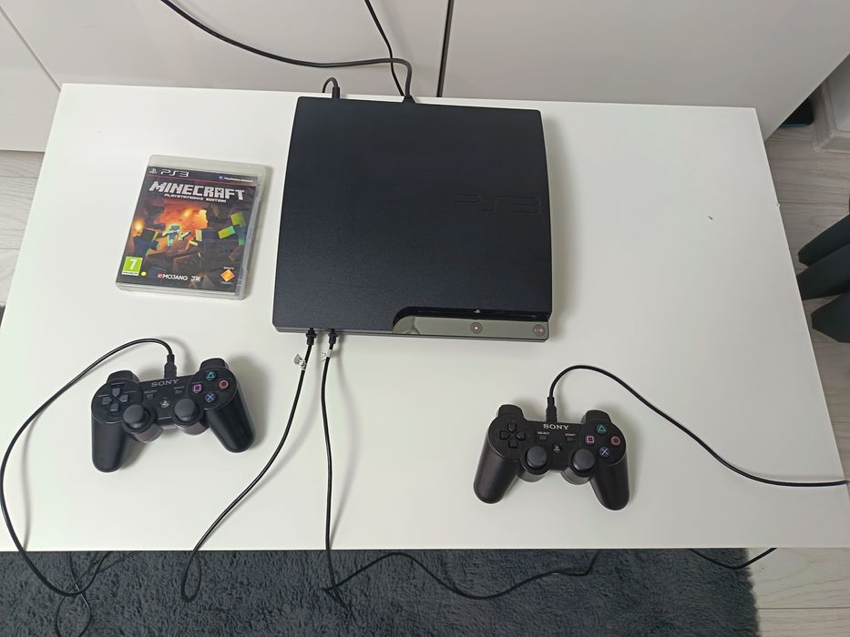 Vând consola PlayStation 3