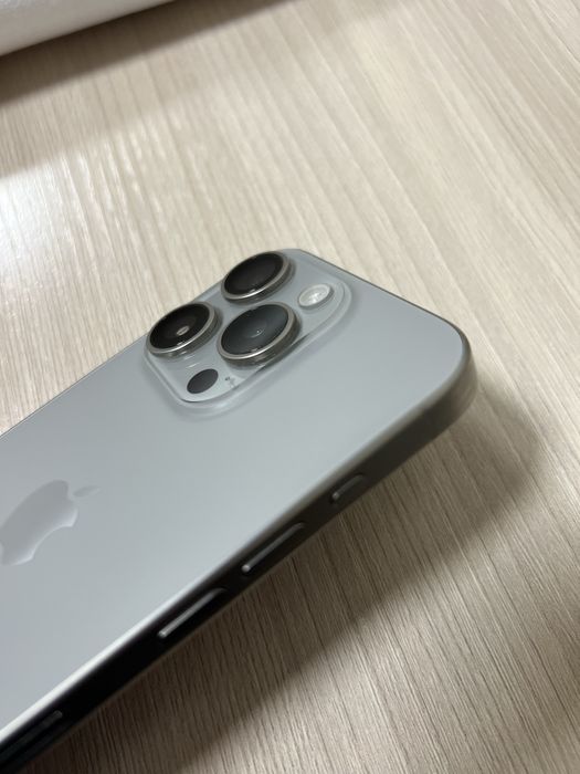 iPhone 15 pro 512 gb