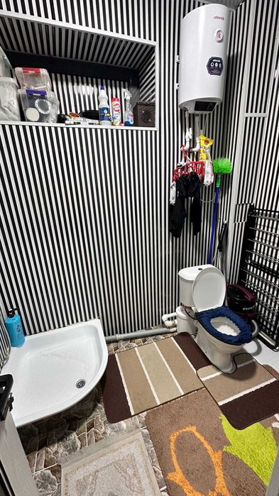 2 хона килинган+подвалиниям уй килган квартира сотилади 5 микрн