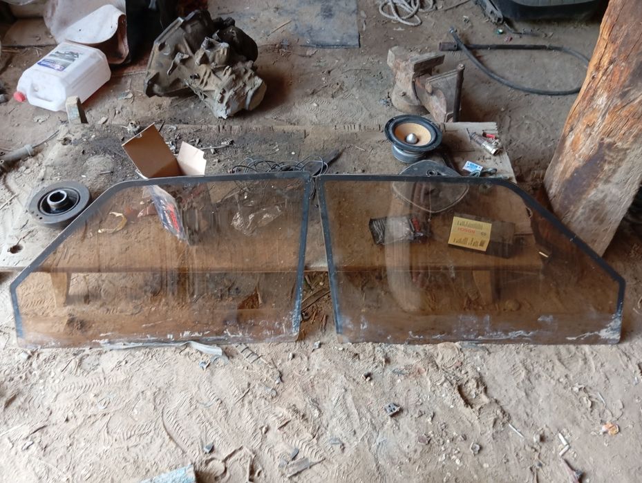 Стекло на машина