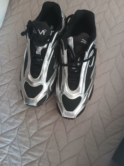 Adidasi Nike Air Max noi