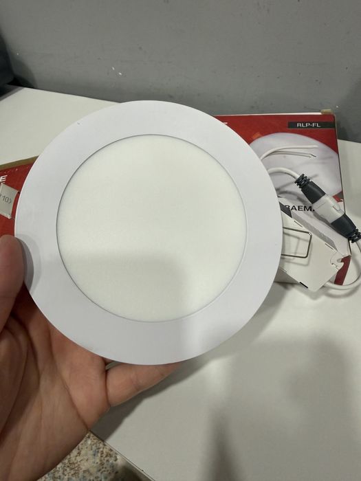 Продам споты в хорошем состоянии