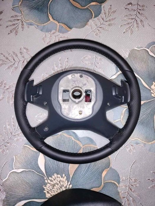 Волан за мерцедес W212 с пера