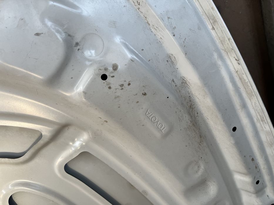 Продам капот от тойоты каролла