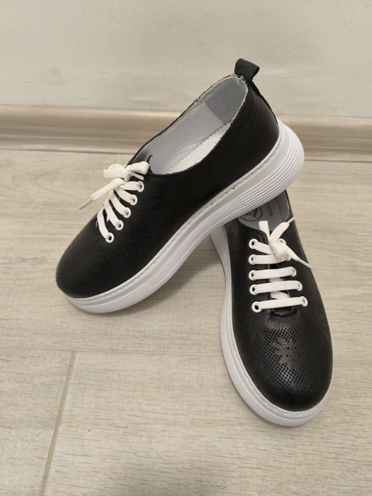 Дамски обувки естествена кожа