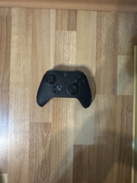 Продавам Xbox Elite Wireless Controller Series 2