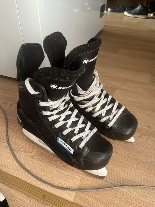 Коньки в отличном состояний