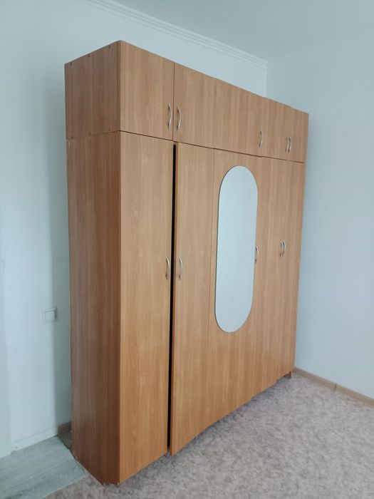 Продам      шкаф
