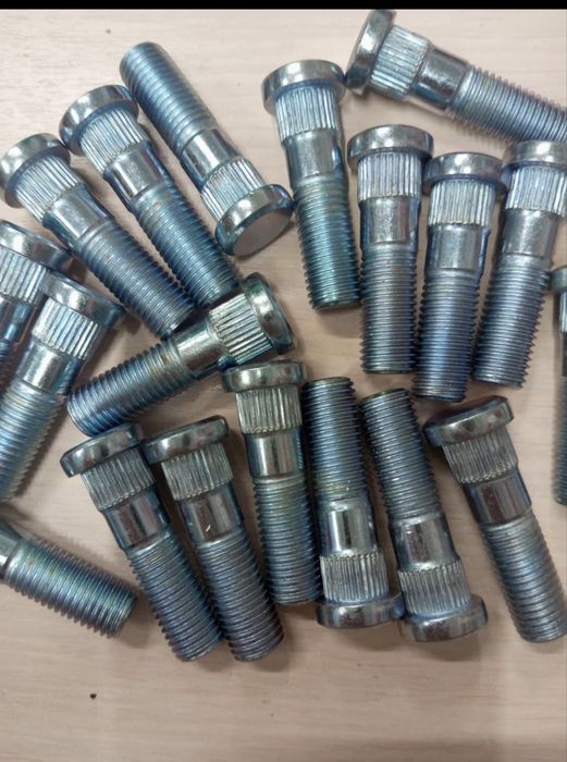 Гайки шпильки колеса