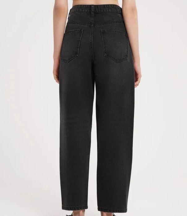 Женские джинсы мом