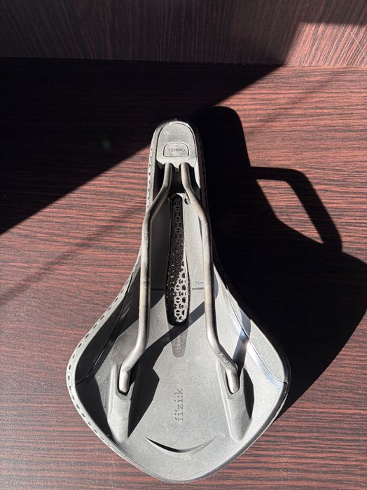 седалка fizik TEMPO ALIANTE R3 ADAPTIVE