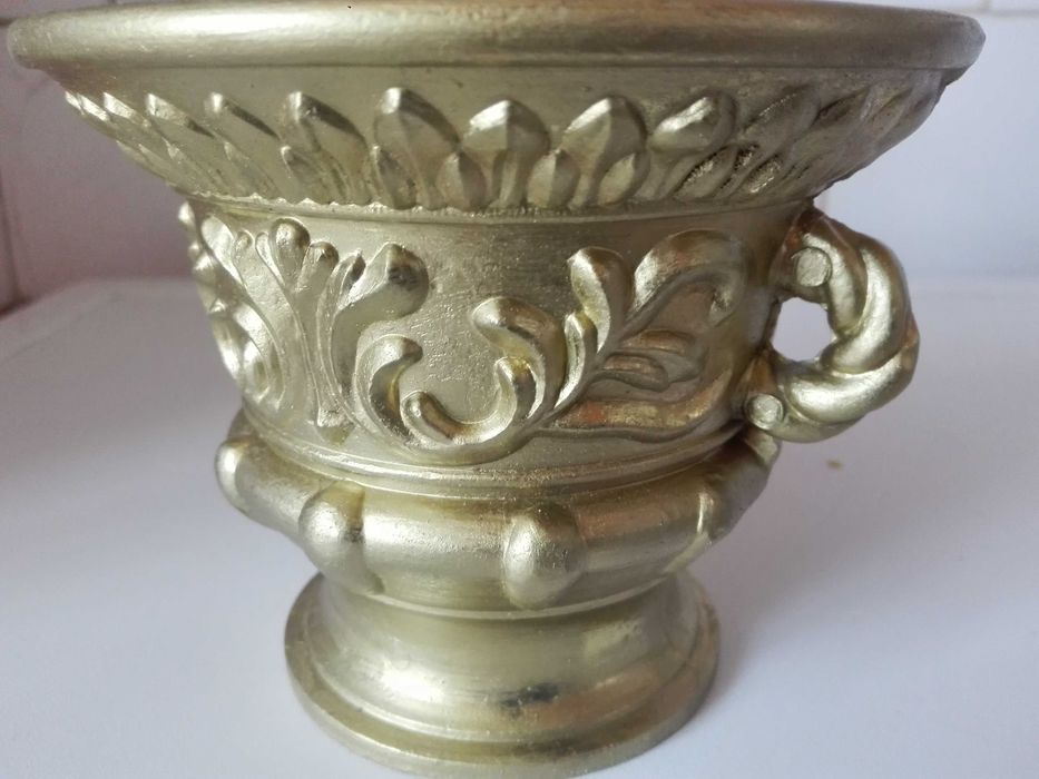 Съдове от цветен метал.