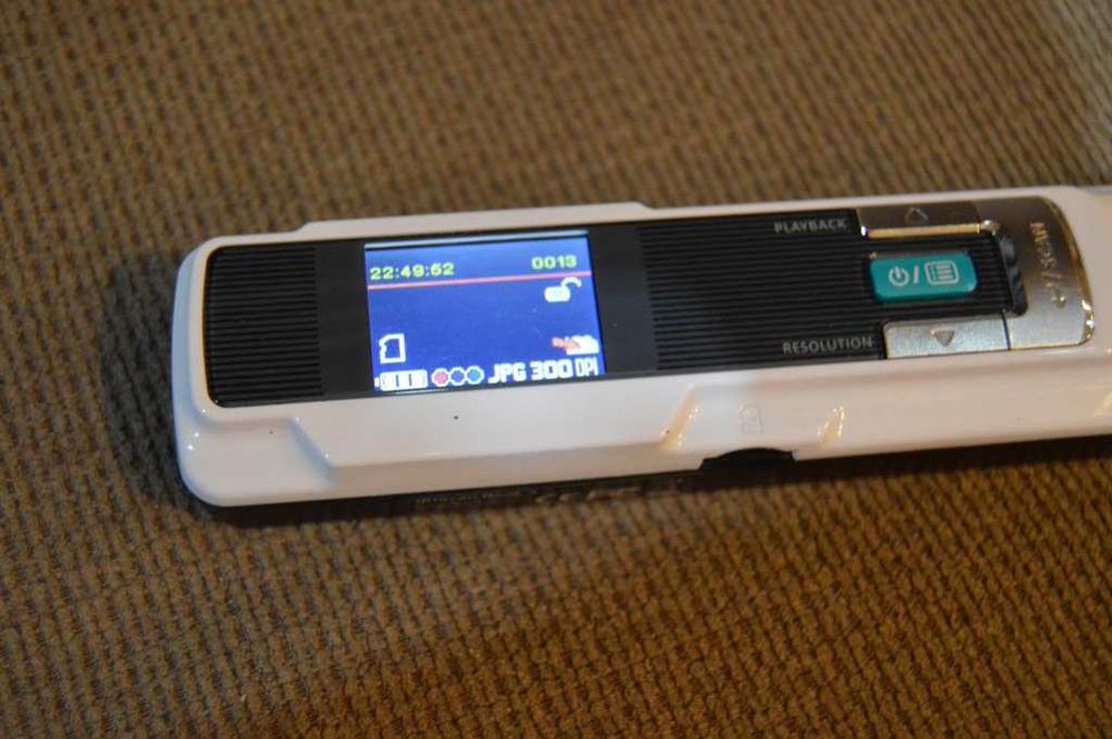 Scanner Portabil IRIScan Book 3 – Ideal pentru Cărți și Documente, Ecran Color