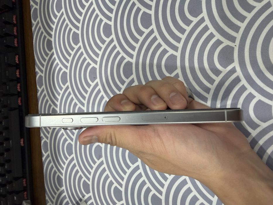IPhone 16 pro 128gb white titanium 90%