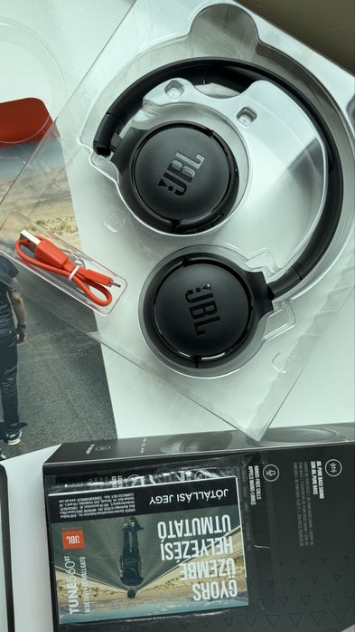 JBL tune 560 блутот слушалки безжични Чисто нови