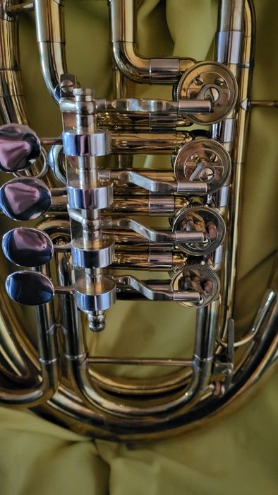 Басфлигорна/Баритон  Amati