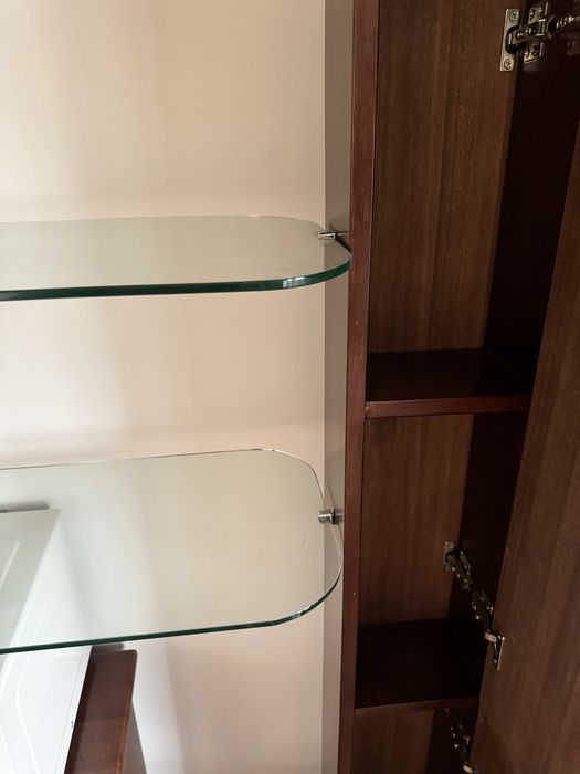 Деревянный шкаф на кухню