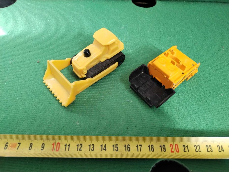 Метални Камиончета Колички Техника