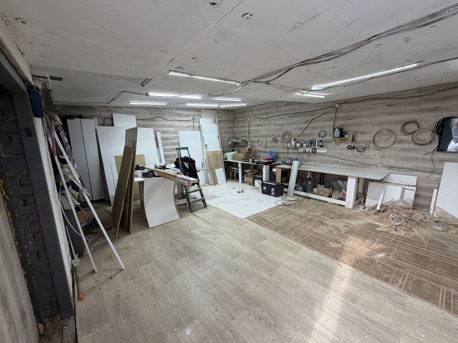 Сдам в аренду 2 гаража возле плазы