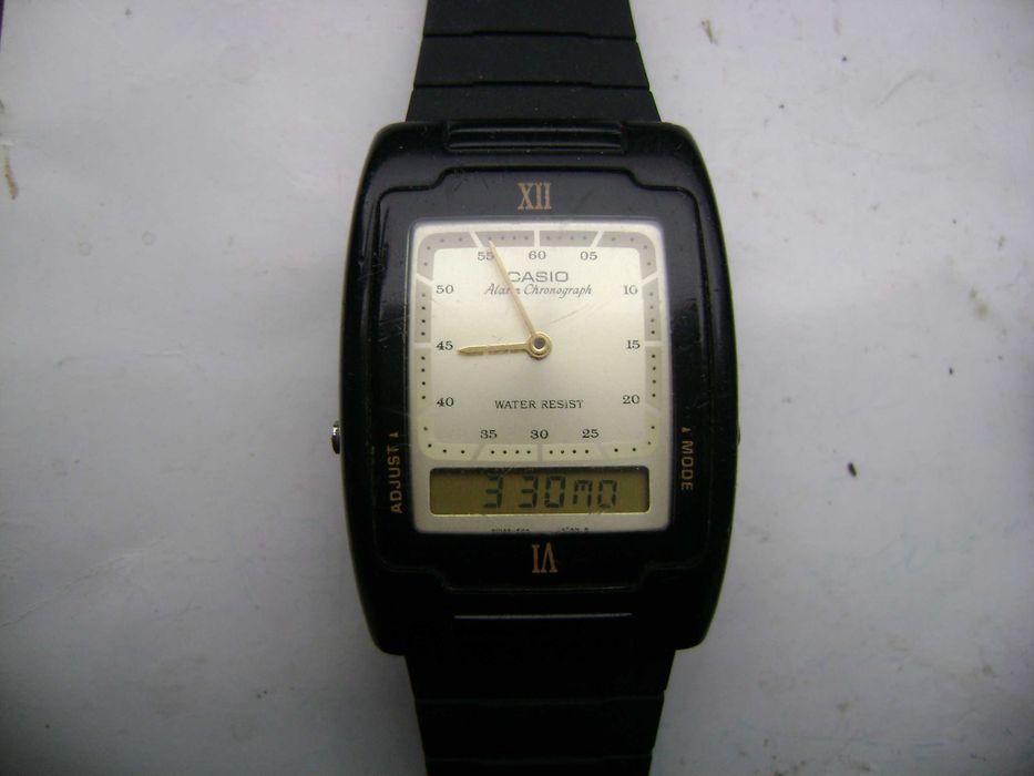 Продавам 5 броя каварцови часовника Casio