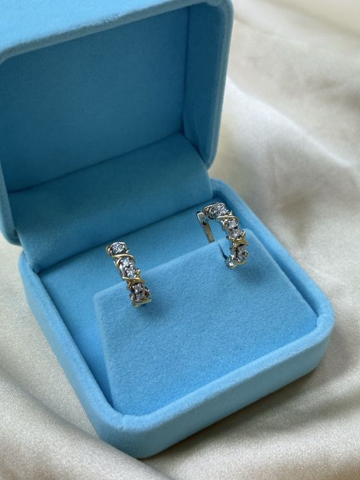 Золотые серьги с бриллиантами