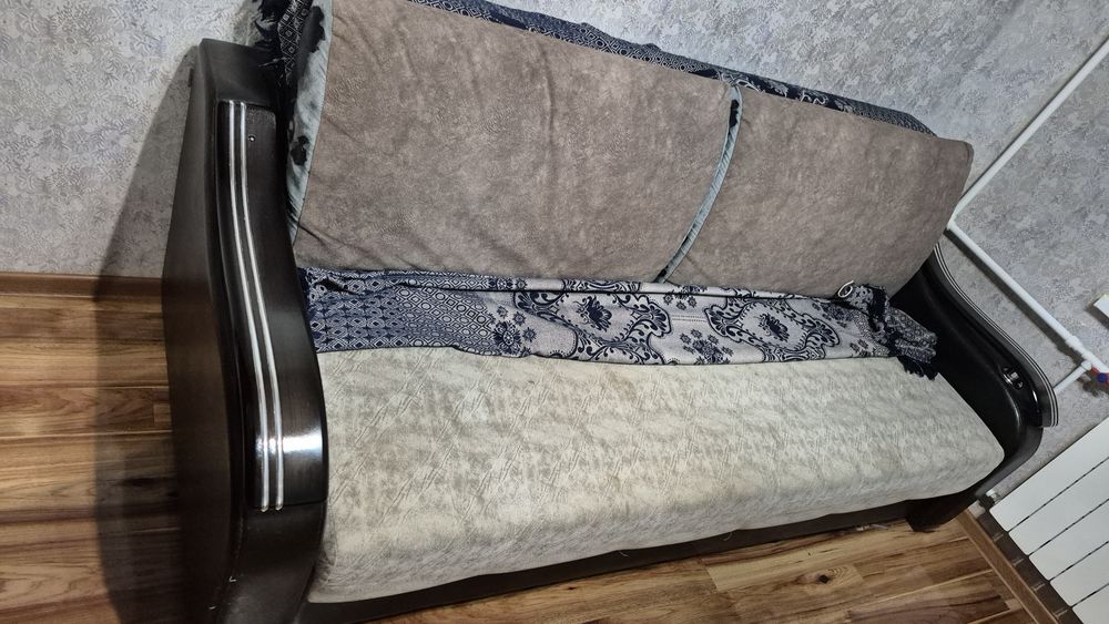 Продам шкаф, стол и диван раскладной